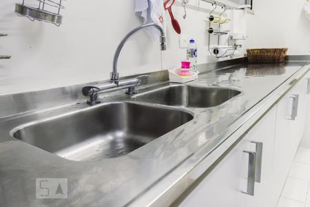 Apartamento à venda com 121m², 3 quartos e 1 vaga Apartamento à venda com 121m², 3 quartos e 1 vagaCozinha Pia