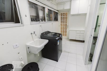 Apartamento à venda com 121m², 3 quartos e 1 vaga Apartamento à venda com 121m², 3 quartos e 1 vagaLavanderia
