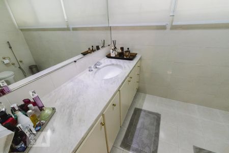 Banheiro da Suíte 1 de apartamento à venda com 3 quartos, 121m² em Perdizes, São Paulo