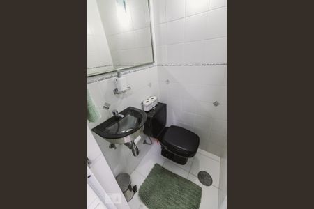 Apartamento à venda com 121m², 3 quartos e 1 vaga Apartamento à venda com 121m², 3 quartos e 1 vagaBanheiro de Serviço