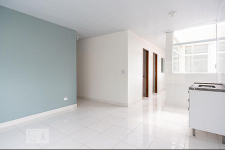 Sala e Cozinha de casa para alugar com 2 quartos, 65m² em Vila Iorio, São Paulo