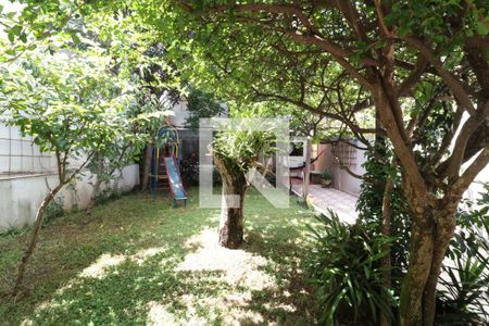 Casa para alugar com 332m², 3 quartos e 2 vagasQuintal