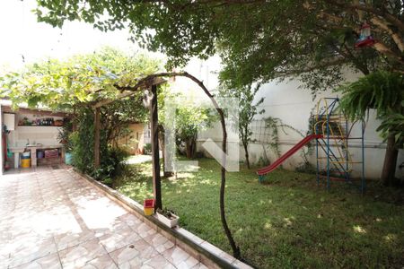 Casa para alugar com 332m², 3 quartos e 2 vagasQuintal