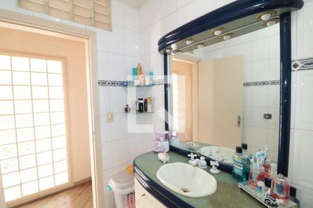 Casa para alugar com 332m², 3 quartos e 2 vagasBanheiro Social