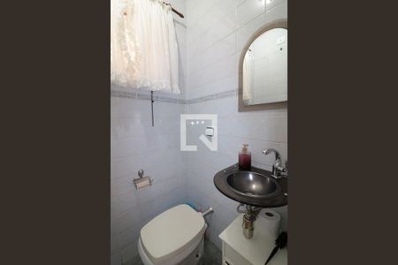 Lavabo de casa para alugar com 3 quartos, 332m² em Vila Invernada, São Paulo