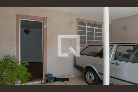 Casa à venda com 77m², 2 quartos e 1 vagaGaragem