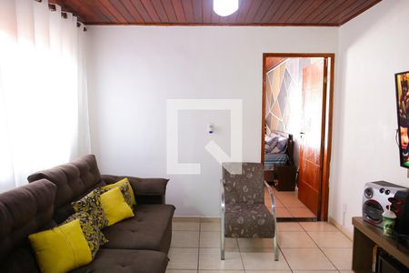 Casa à venda com 200m², 3 quartos e 2 vagas Casa à venda com 200m², 3 quartos e 2 vagasSala