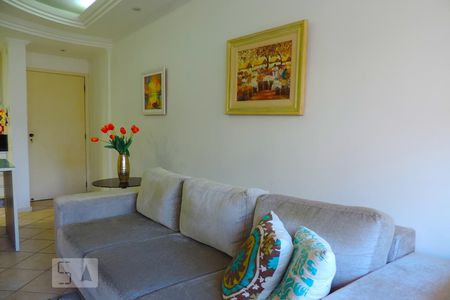 Sala de apartamento para alugar com 2 quartos, 60m² em Centro, Florianópolis