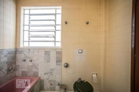 Casa à venda com 250m², 3 quartos e 2 vagasBanheiro 2