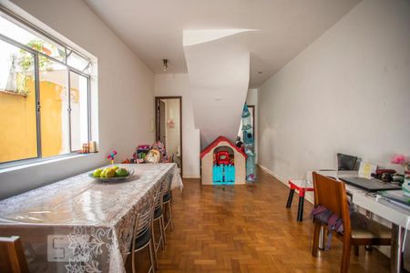 Casa à venda com 250m², 3 quartos e 2 vagasCopa