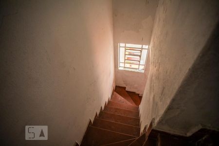 Casa à venda com 250m², 3 quartos e 2 vagasEscadas