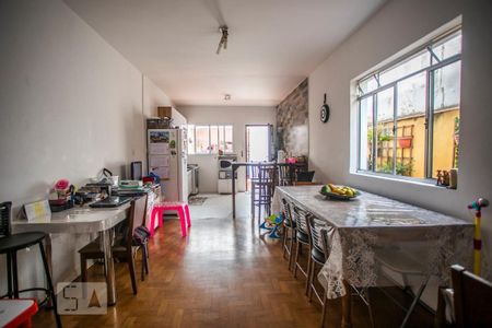 Casa à venda com 250m², 3 quartos e 2 vagasCopa