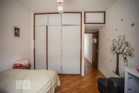 Casa à venda com 250m², 3 quartos e 2 vagas Quarto 2 - Arm´parios