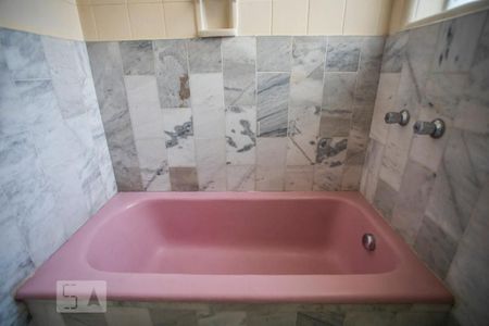 Casa à venda com 250m², 3 quartos e 2 vagasBanheiro 2 - Banheira