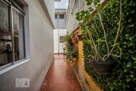 Casa à venda com 250m², 3 quartos e 2 vagasCorredor externo