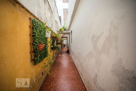 Casa à venda com 250m², 3 quartos e 2 vagasCorredor externo