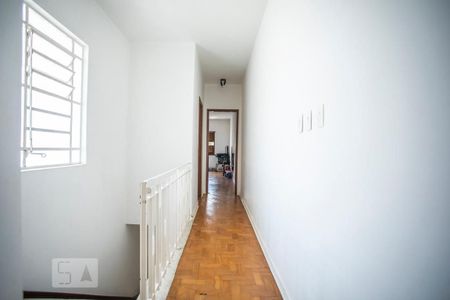 Casa à venda com 250m², 3 quartos e 2 vagasCorredor - Quartos