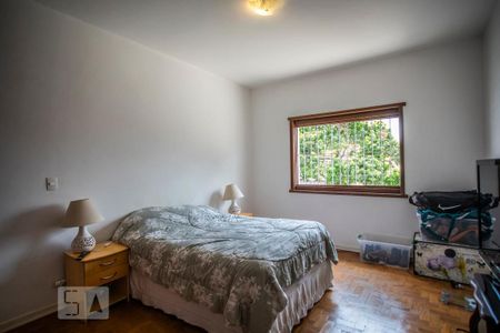 Casa à venda com 250m², 3 quartos e 2 vagasSuíte