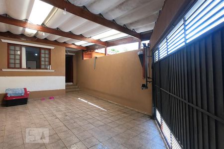 Casa à venda com 99m², 3 quartos e 2 vagasGaragem