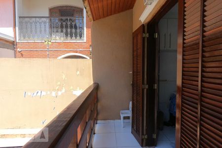 Casa à venda com 99m², 3 quartos e 2 vagasSuíte