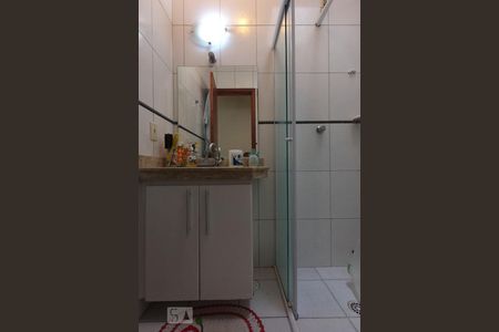 Casa à venda com 99m², 3 quartos e 2 vagasBanheiro Social