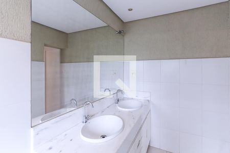 Casa para alugar com 560m², 3 quartos e 4 vagasBanheiro Suíte 1