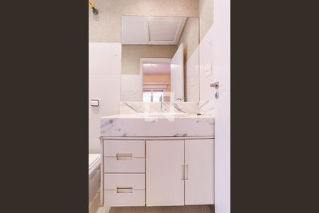 Casa para alugar com 560m², 3 quartos e 4 vagasBanheiro Suíte 2