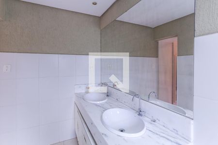 Casa para alugar com 560m², 3 quartos e 4 vagasBanheiro Suíte 3