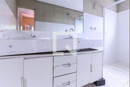 Casa para alugar com 560m², 3 quartos e 4 vagasBanheiro Suíte 3