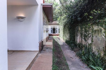 Casa para alugar com 560m², 3 quartos e 4 vagasEntrada