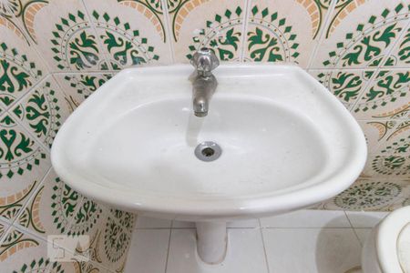 Casa à venda com 295m², 3 quartos e 8 vagasBanheiro de serviço