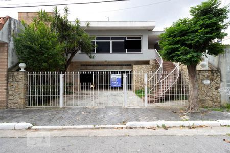 Casa à venda com 295m², 3 quartos e 8 vagasFachada