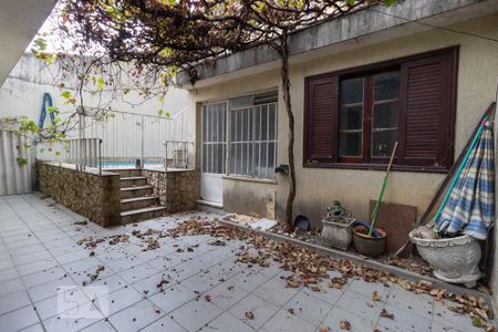 Casa à venda com 295m², 3 quartos e 8 vagasQuintal