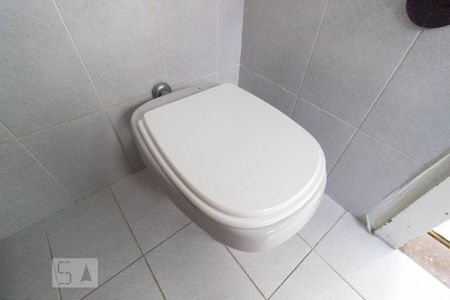 Casa à venda com 295m², 3 quartos e 8 vagasBanheiro Suíte 1