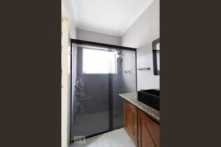 Casa à venda com 295m², 3 quartos e 8 vagasBanheiro Suíte 1