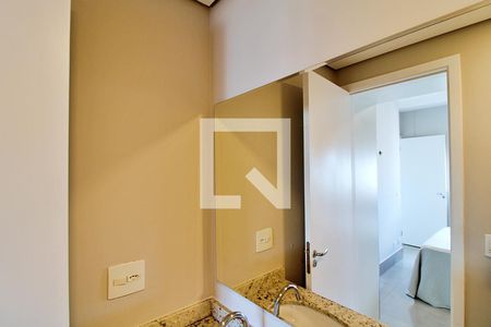 Apartamento à venda com 70m², 2 quartos e 2 vagas Apartamento à venda com 70m², 2 quartos e 2 vagasBanheiro da Suíte 1