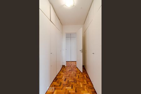 Apartamento para alugar com 200m², 3 quartos e 2 vagasCloset da suíte