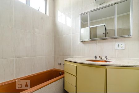 Apartamento para alugar com 200m², 3 quartos e 2 vagasBanheiro