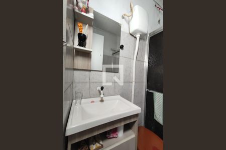 Banheiro de casa à venda com 1 quarto, 48m² em Fião, São Leopoldo