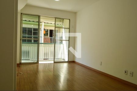 Sala de apartamento para alugar com 3 quartos, 75m² em Pechincha, Rio de Janeiro