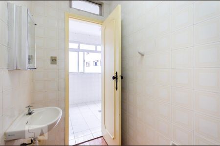 Apartamento para alugar com 108m², 3 quartos e 1 vaga Apartamento para alugar com 108m², 3 quartos e 1 vagaBanheiro de serviço