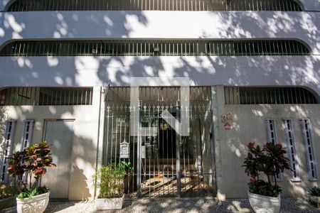 Apartamento à venda com 76m², 2 quartos e 2 vagasFachada