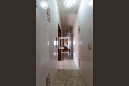 Casa à venda com 587m², 3 quartos e 2 vagasBanheiro Corredor