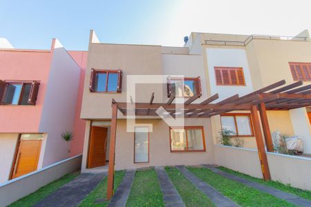 Casa de condomínio à venda com 240m², 4 quartos e 2 vagas Casa de condomínio à venda com 240m², 4 quartos e 2 vagasFachada