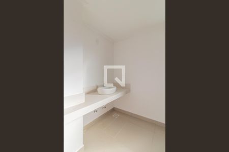 Casa de condomínio à venda com 240m², 4 quartos e 2 vagas Casa de condomínio à venda com 240m², 4 quartos e 2 vagasBanheiro