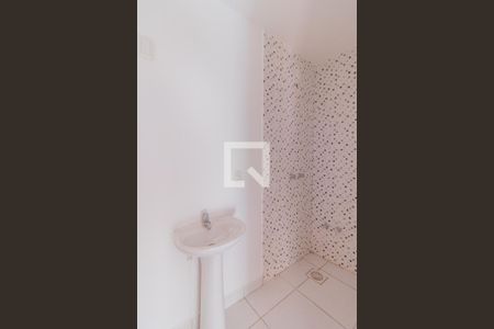 Casa de condomínio à venda com 240m², 4 quartos e 2 vagas Casa de condomínio à venda com 240m², 4 quartos e 2 vagasBanheiro de Serviço