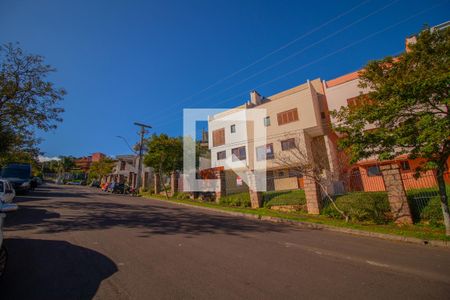 Casa de condomínio à venda com 240m², 4 quartos e 2 vagas Casa de condomínio à venda com 240m², 4 quartos e 2 vagasFachada