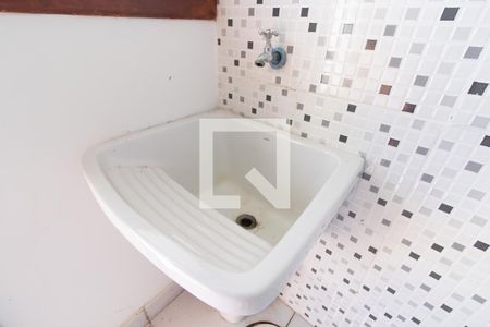 Casa de condomínio à venda com 240m², 4 quartos e 2 vagas Casa de condomínio à venda com 240m², 4 quartos e 2 vagasÁrea de Serviço