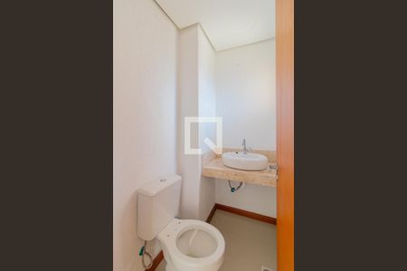 Casa de condomínio à venda com 240m², 4 quartos e 2 vagas Casa de condomínio à venda com 240m², 4 quartos e 2 vagasLavabo