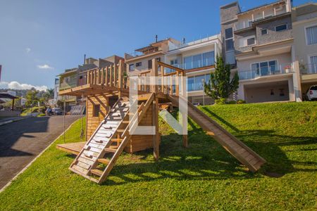 Casa de condomínio à venda com 240m², 4 quartos e 2 vagas Casa de condomínio à venda com 240m², 4 quartos e 2 vagasÁrea Comum - Playground